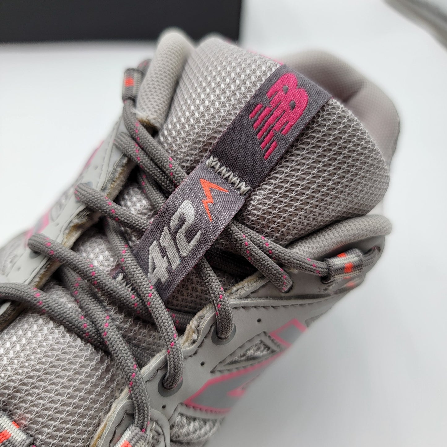 New Balance 412 Gray Pink Trail Running Shoes Women's US Size 7.5 WTE412P1