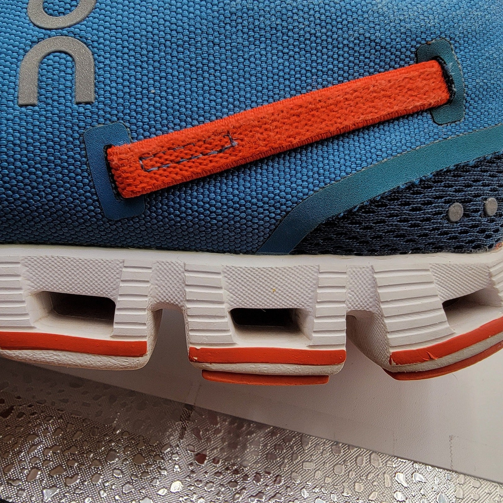 On Running Mens Cloud Pacific/Sunset Sz 8