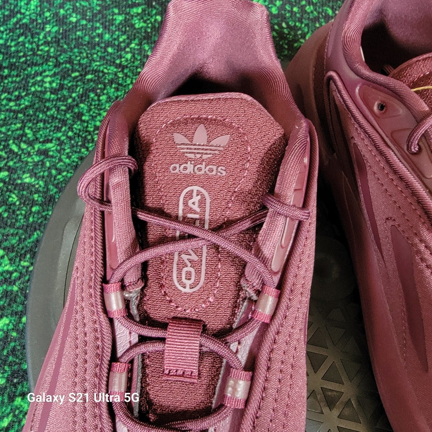 Adidas Ozelia Jr IG7469 GS Maroon Youth Sneakers