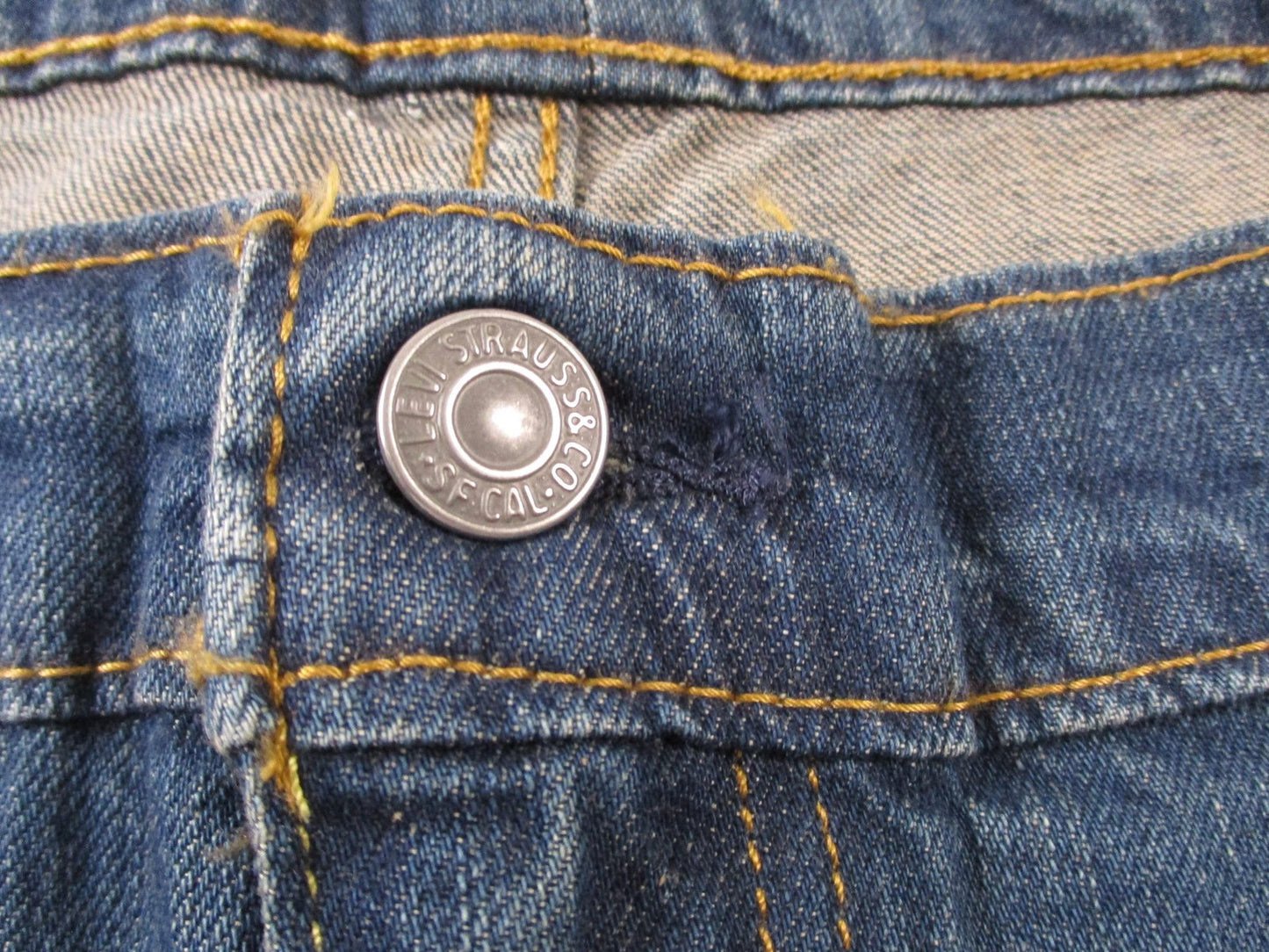 Levi's 559 Shorts Mens 56 Blue Denim Cutoff Raw Hem Big & Tall Bermuda 14202