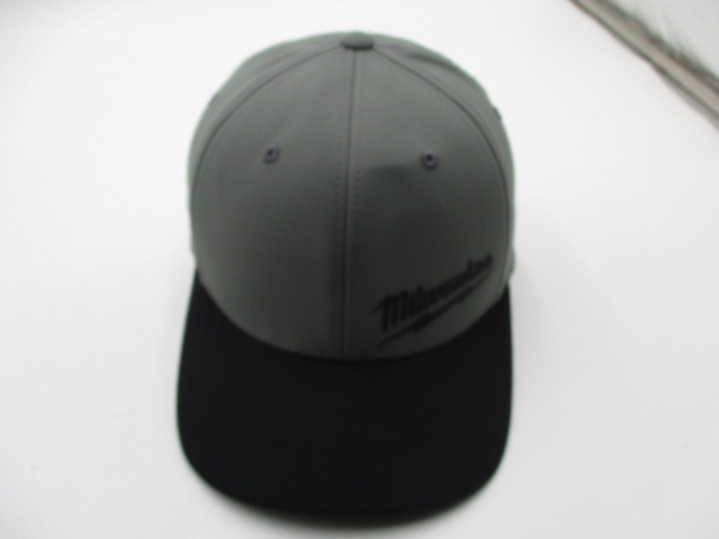Milwaukee Hat Cap Baseball Fitted Mens Medium Gray Black Workskin Flexfit6