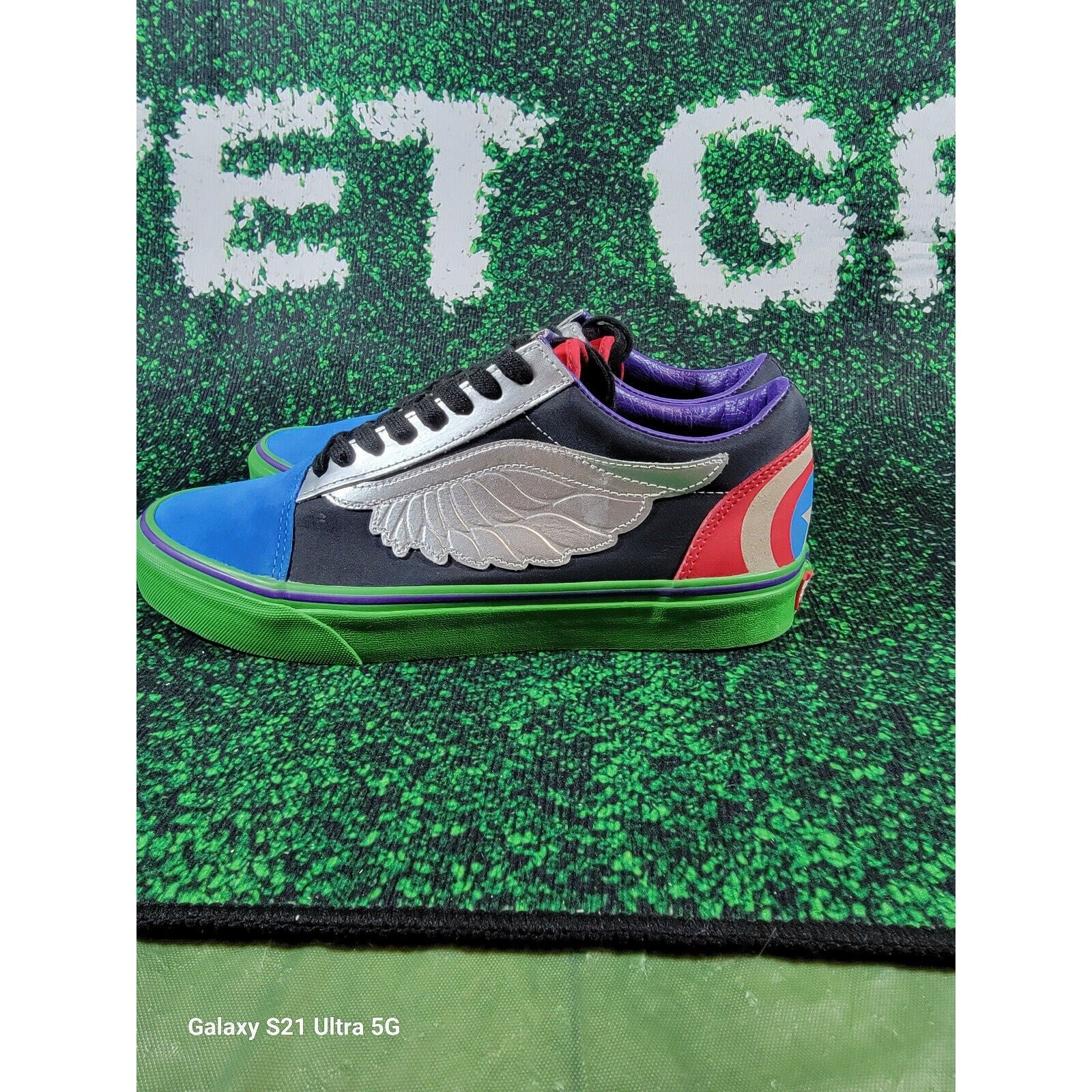 Size 9  VANS Old Skool x Marvel Avengers 20183