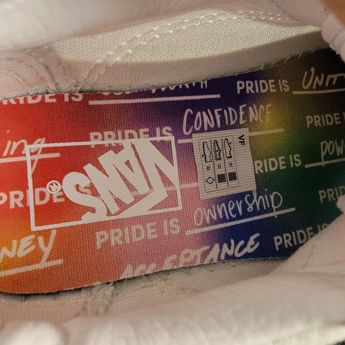 Vans Old Skool Pride Edition Kids 12Y White Rainbow VN0A7Q5FB5U New5