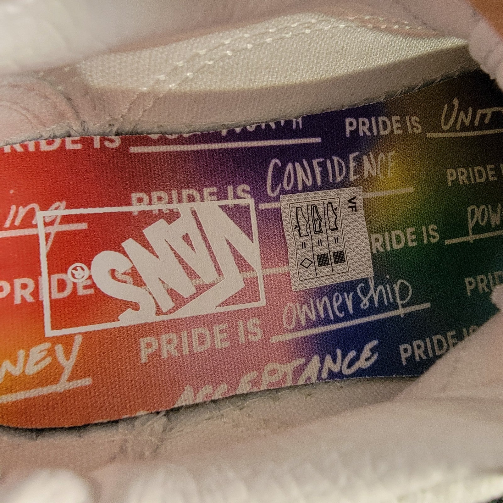 Vans Old Skool Pride Edition Kids 12Y White Rainbow VN0A7Q5FB5U New5
