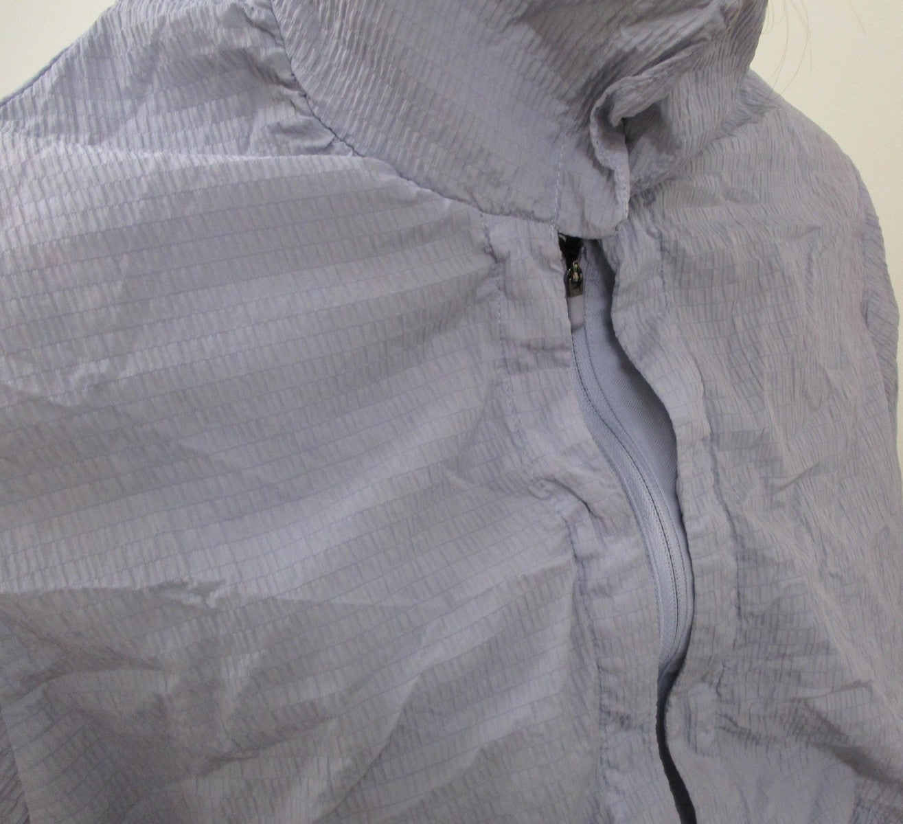 Nike Running Division Jacket Womens Medium Hooded Crop Windbreaker DA1274-0577