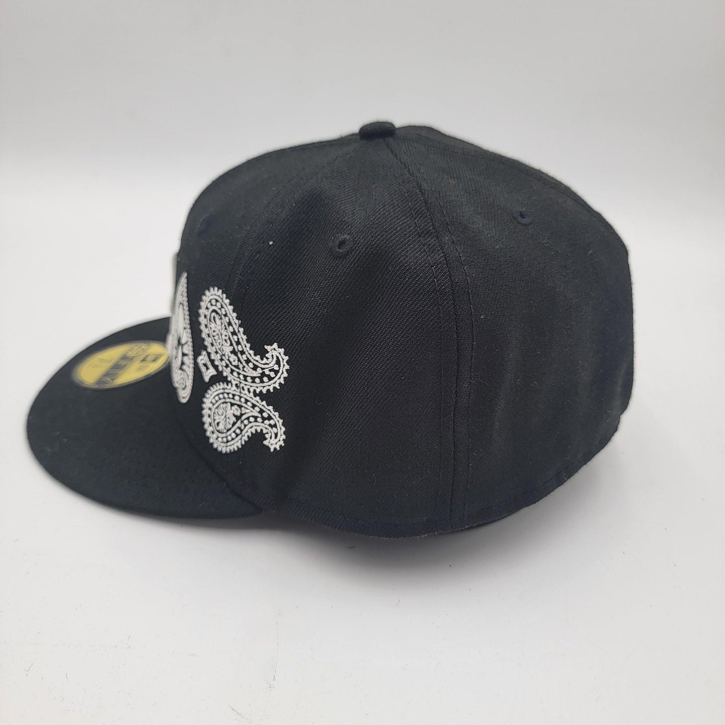 Atlanta Braves Hat Cap Fitted Mens 7 3/4 MLB Baseball Paisley Elements New Era2
