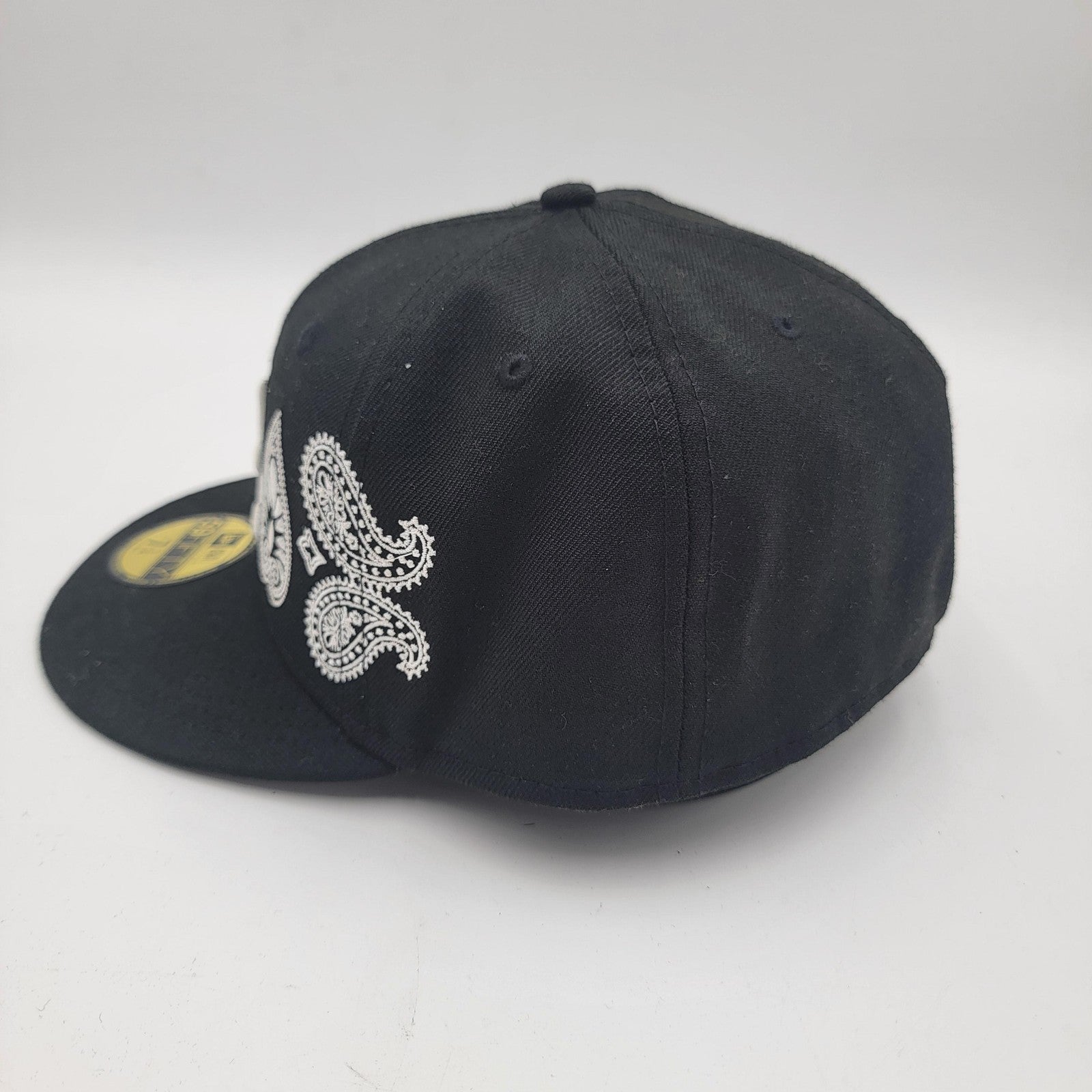 Atlanta Braves Hat Cap Fitted Mens 7 3/4 MLB Baseball Paisley Elements New Era2