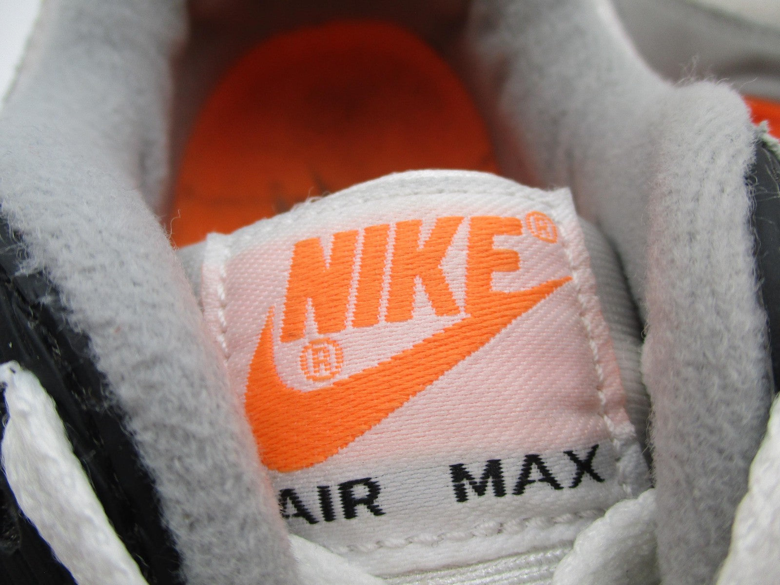Nike Air Max 90 Mens Size 10.5 White Grey Orange Retro Sneakers CW5458-101 (1T6)11