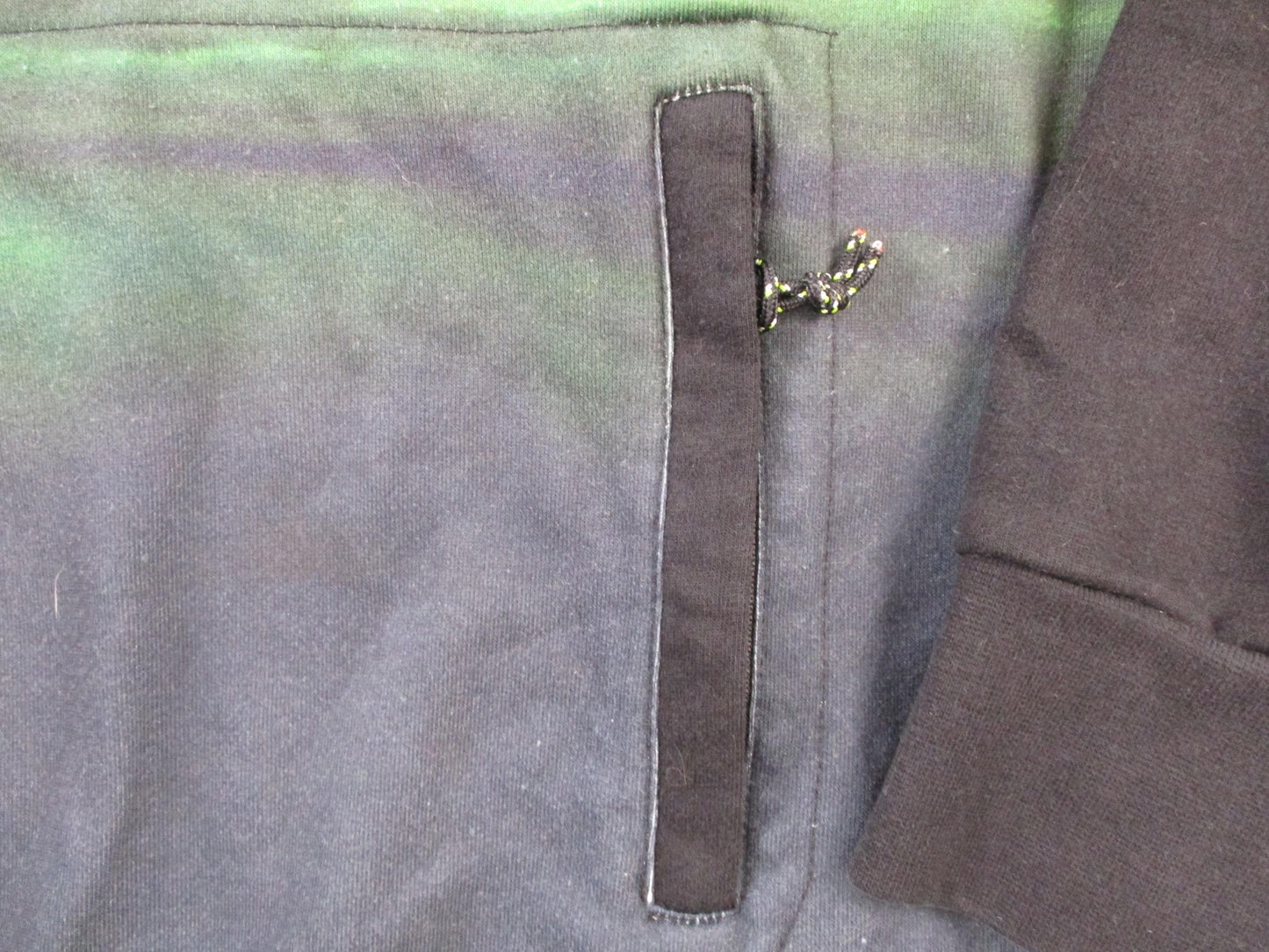 Rocksmith Sweatshirt Mens 2XL Green Fleece Pullover Crewneck Graphic 808 Aurora1