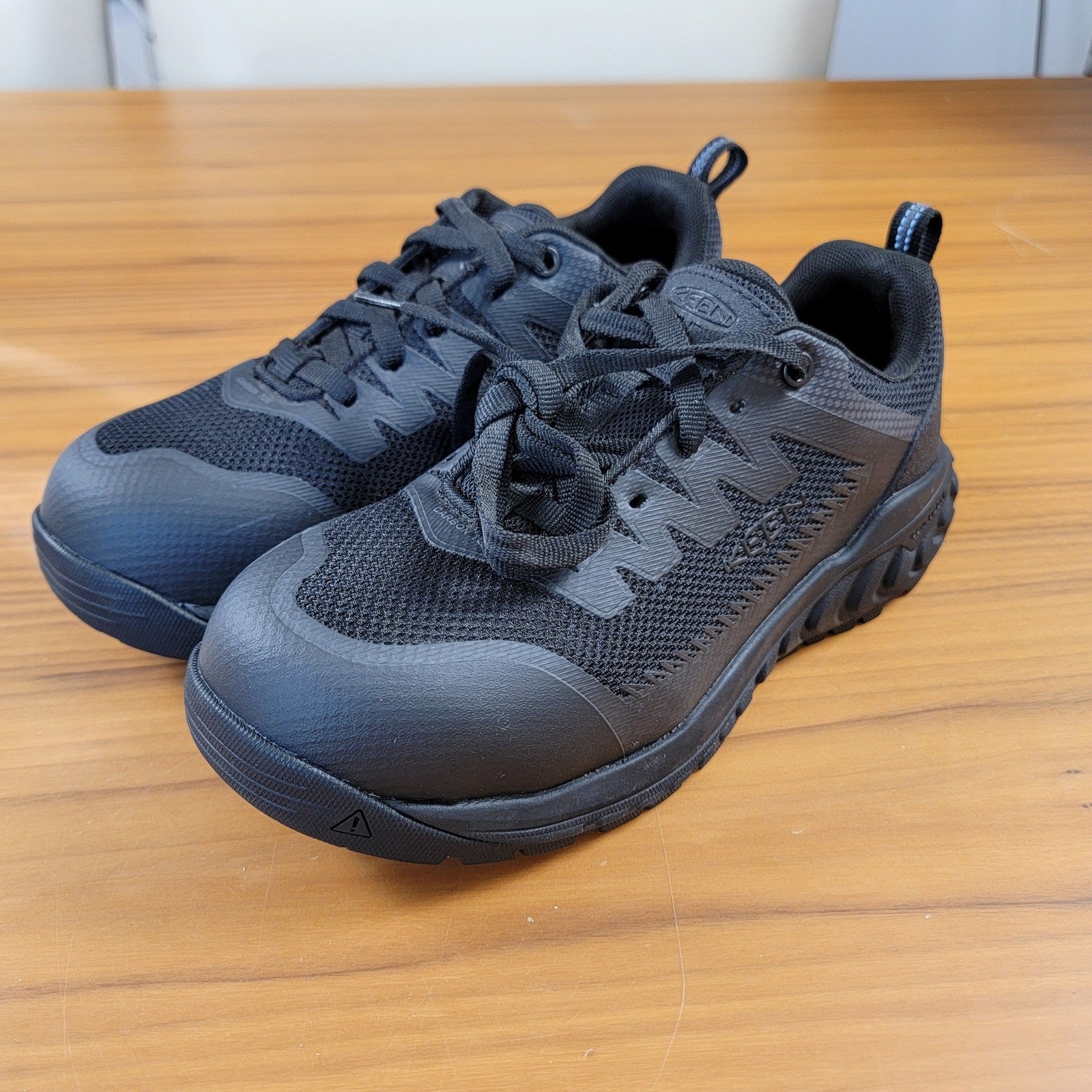 KEEN Wmns Utility Arvada Shift Sneakers Comp Toe Sz 7.50