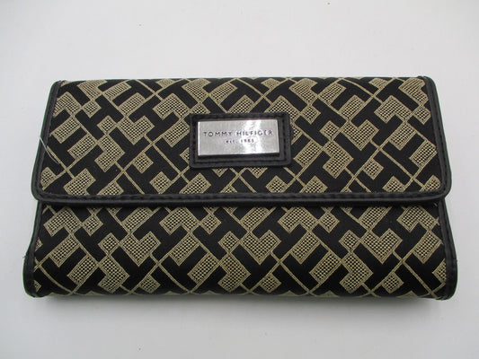 Tommy Hilfiger Wallet Womens One Size Black Geometric Checkbook Wristlet0