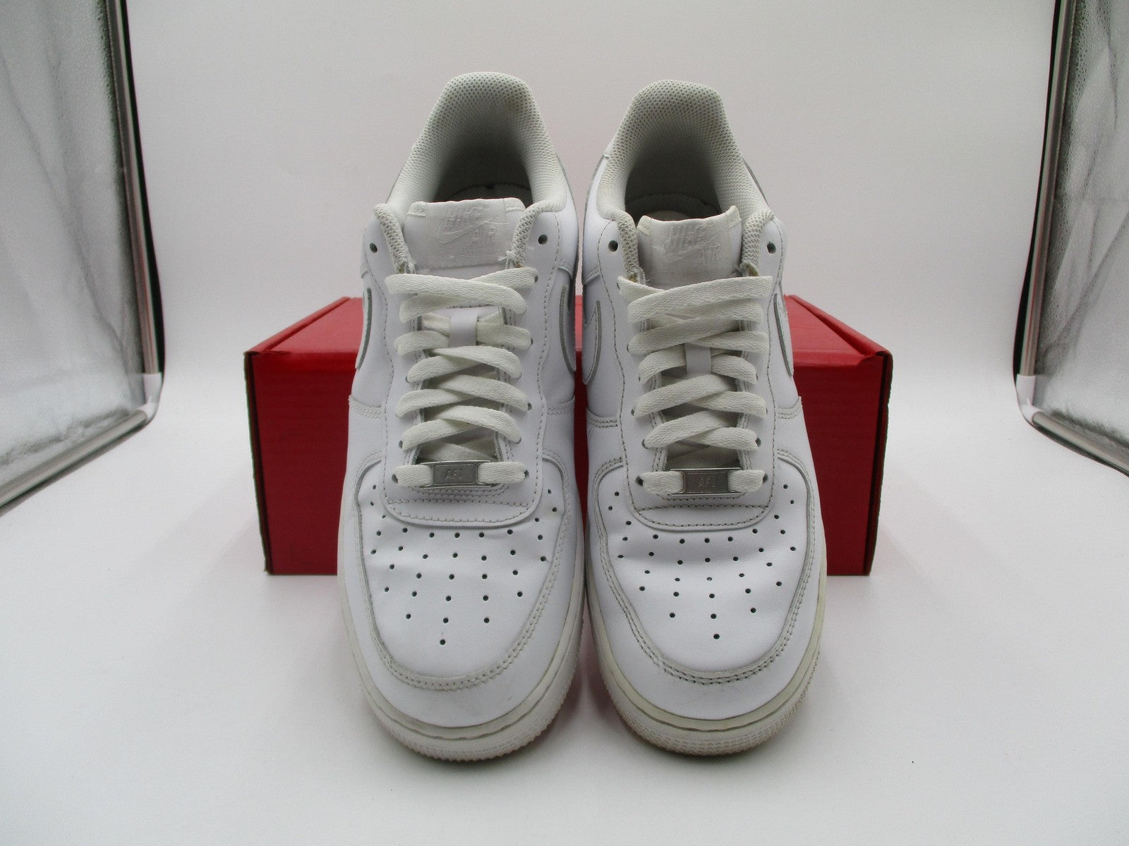 Nike Air Force 1 '07 Mens Size 9.5 White Leather AF1 Sneakers CW2288111 1D54