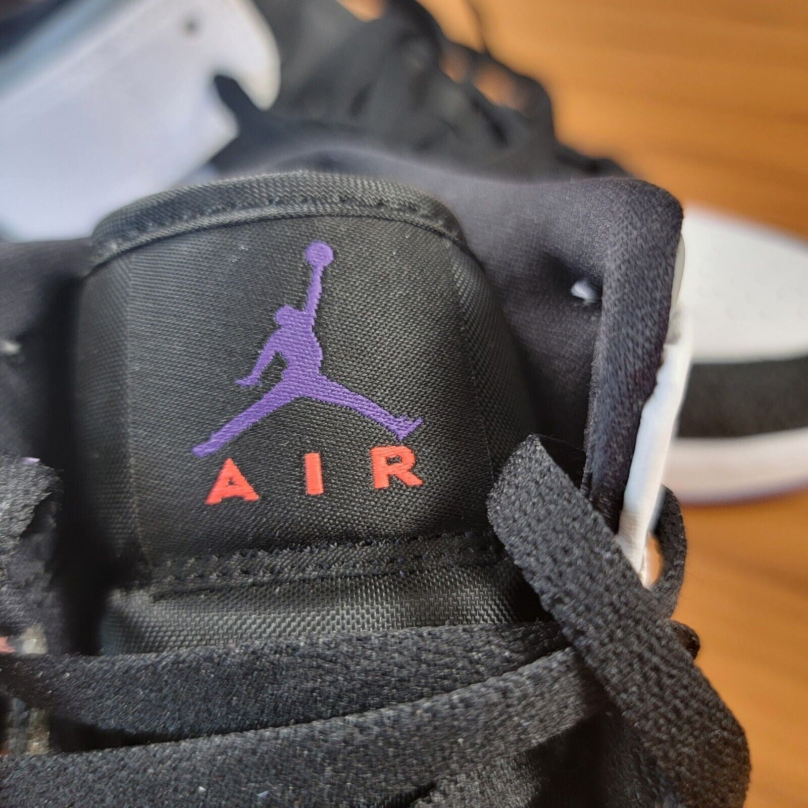 Air Jordan 1 Mid SE GS 'Varsity Purple' Sz 6Y BQ69311059