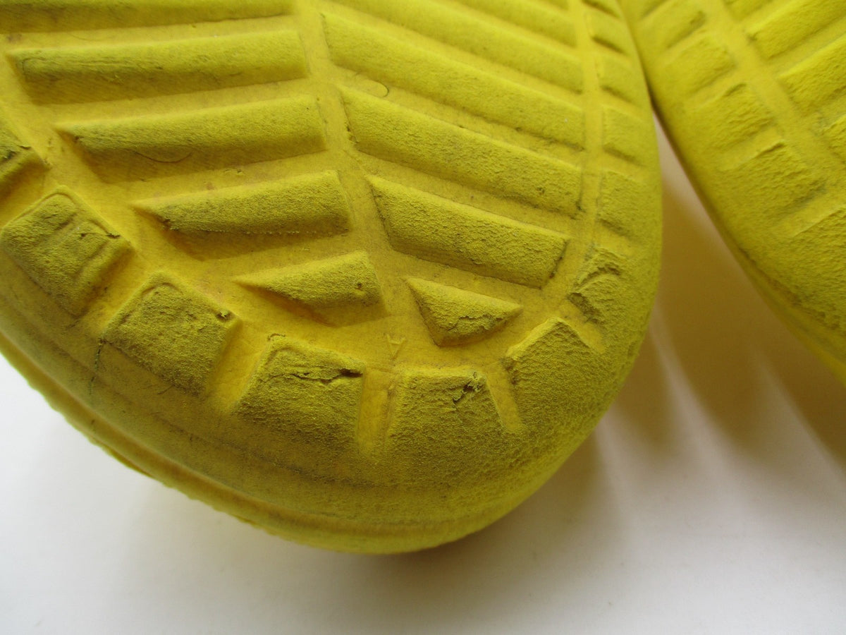 Crocs Classic Clog Shoes Mens Size 11 Yellow Slip On Sandals Comfort Casual7
