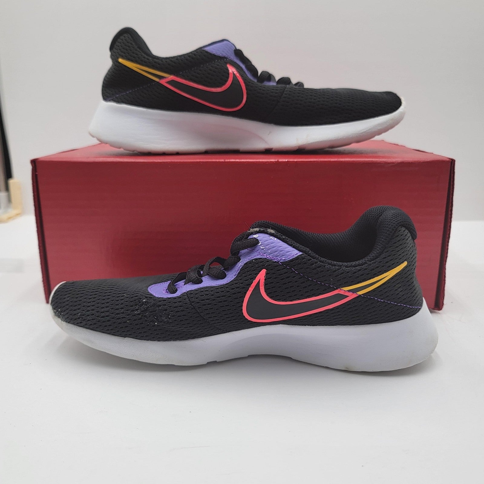 Nike Wmns Tanjun 'Black Ember Glow' Sz 8.5 CQ9746001