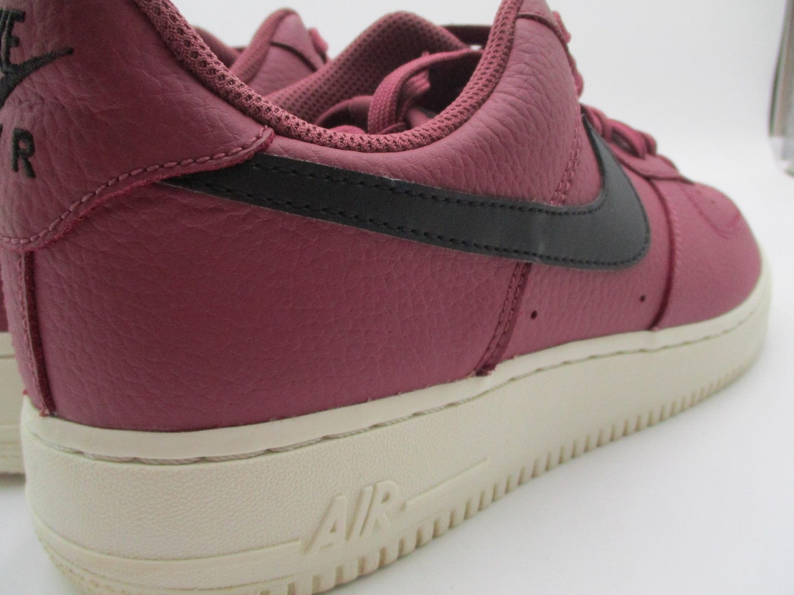 Nike Air Force 1 Low Shoes Mens Sz 9.5 Red Black Leather Low Top AA4083-601 1U512