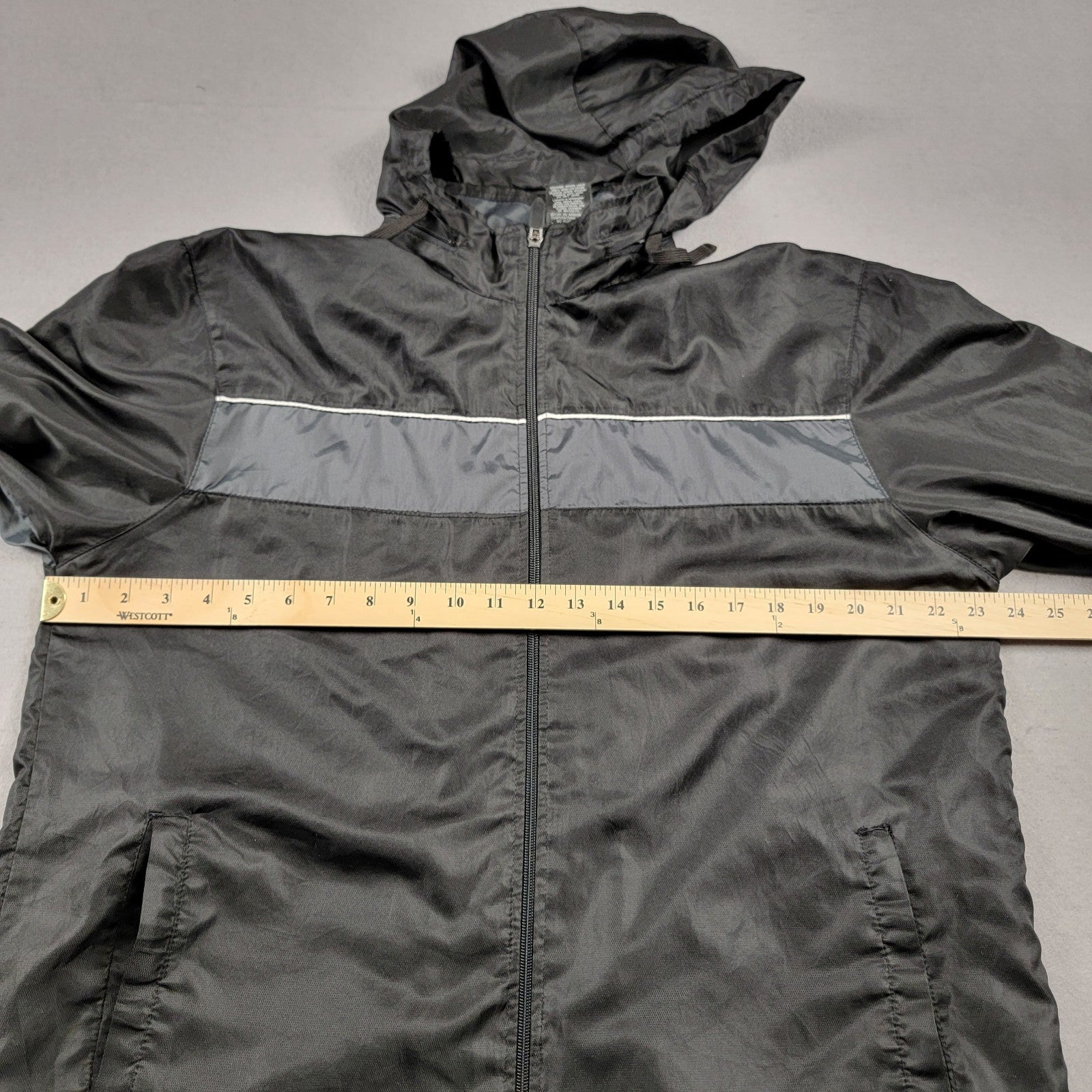 Starter Black Hooded Windbreaker Jacket Men’s Large Preowned Zip Front