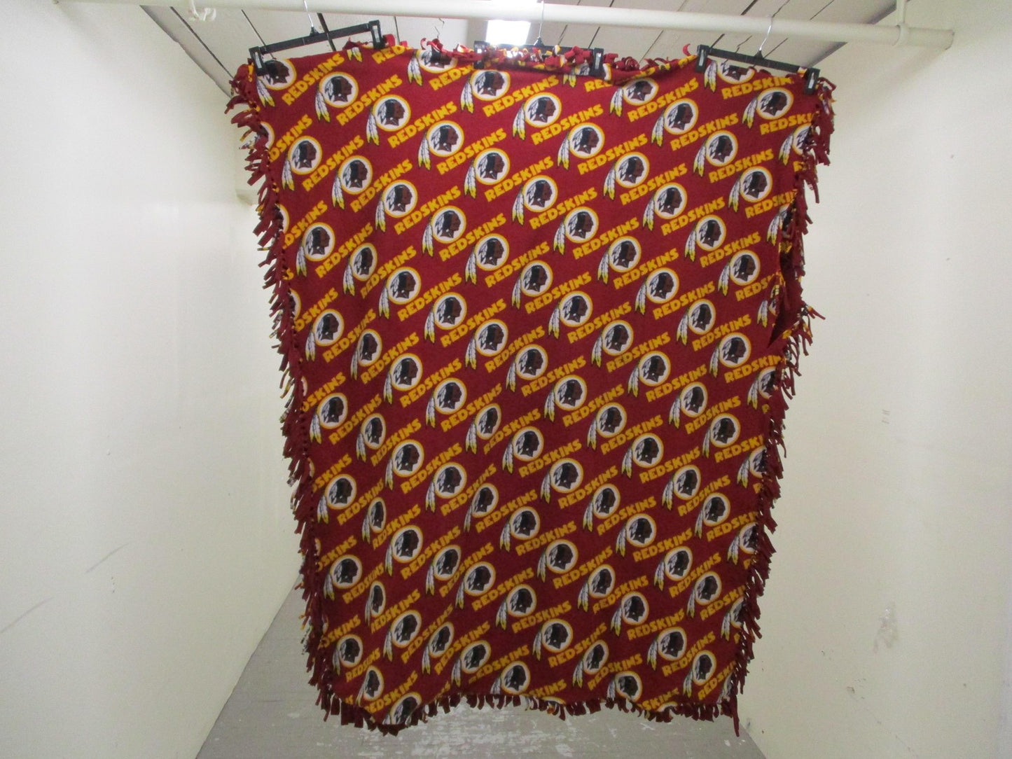 Washington 'skins Blanket One Size Red NFL Football Fleece Fringe Throw0