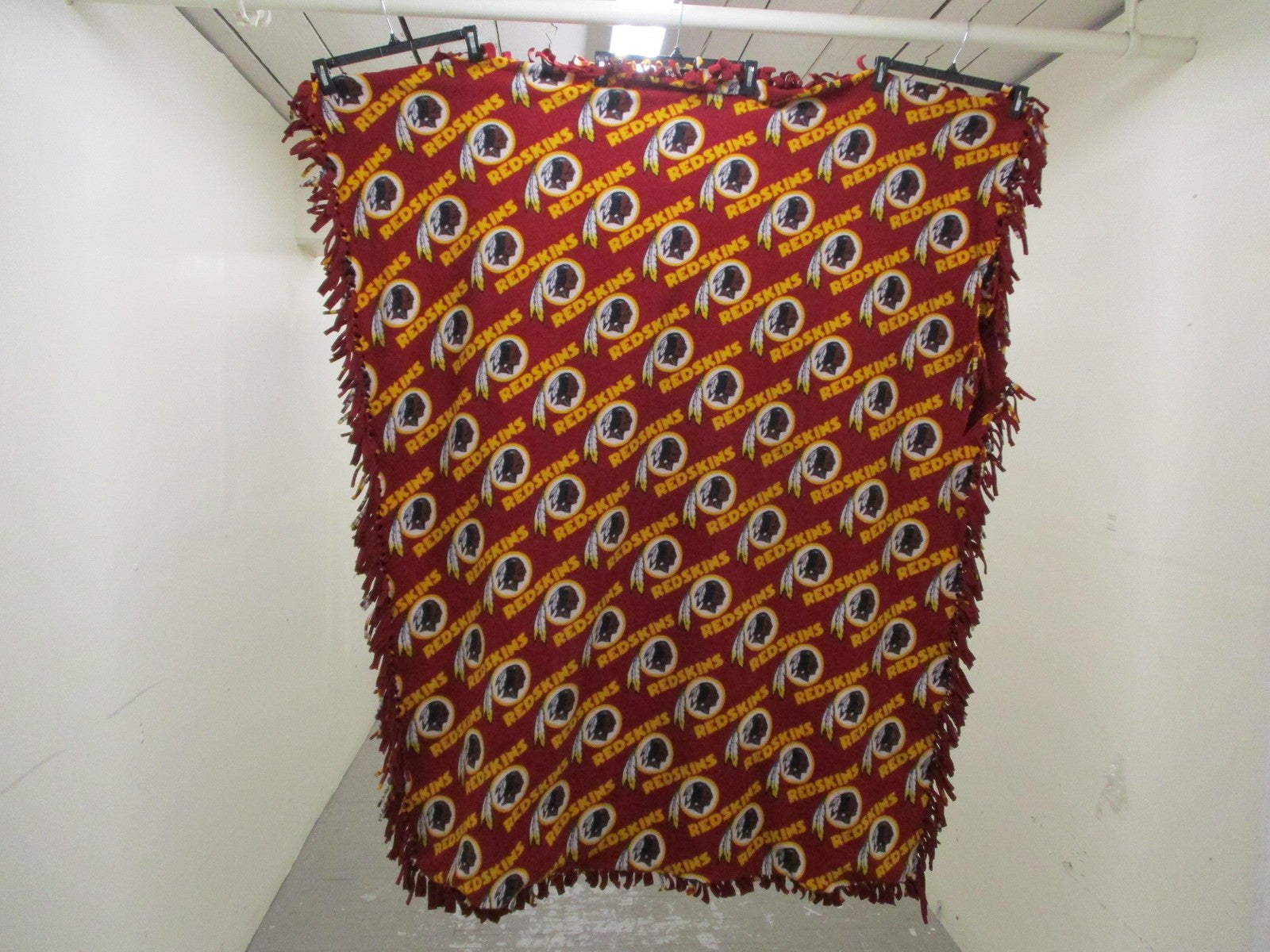 Washington 'skins Blanket One Size Red NFL Football Fleece Fringe Throw0