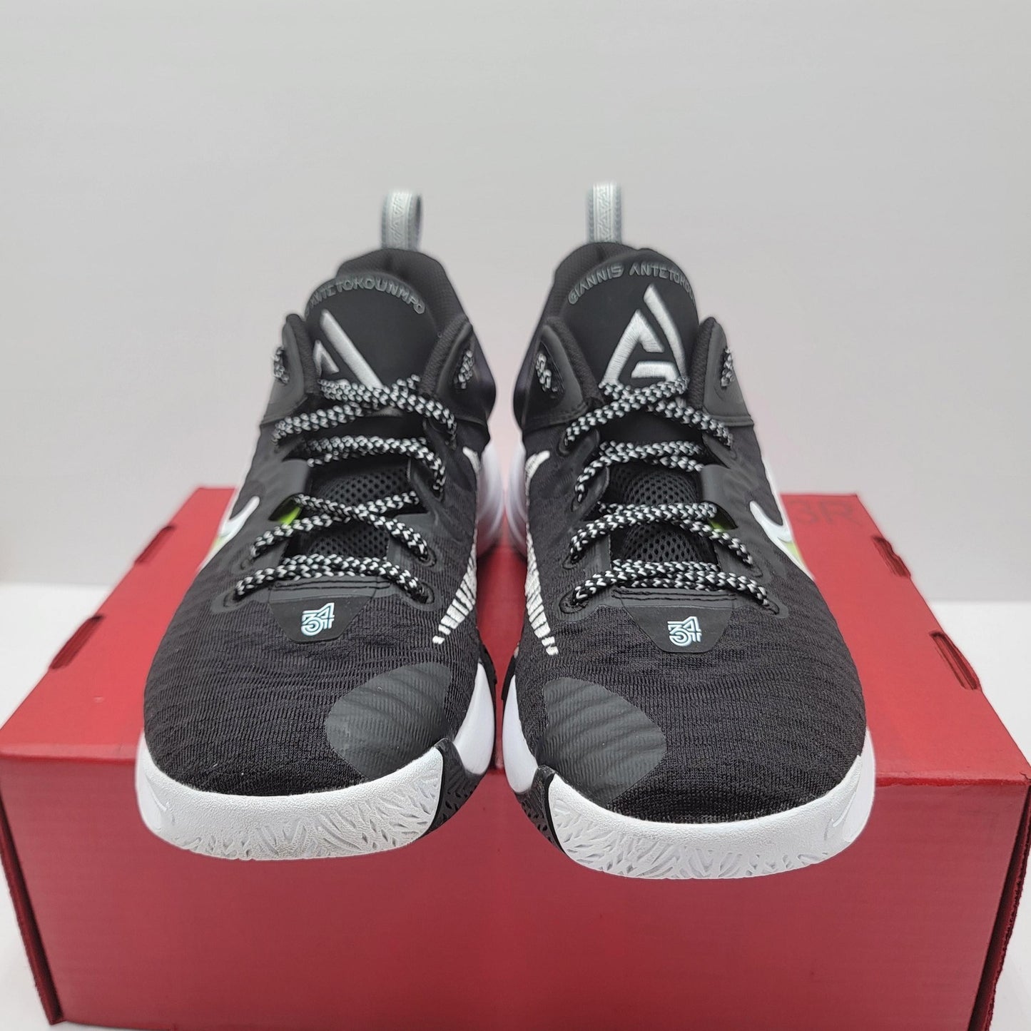 Nike Giannis Immortality 2 Mens Size 10 Black White Basketball CZ4099010