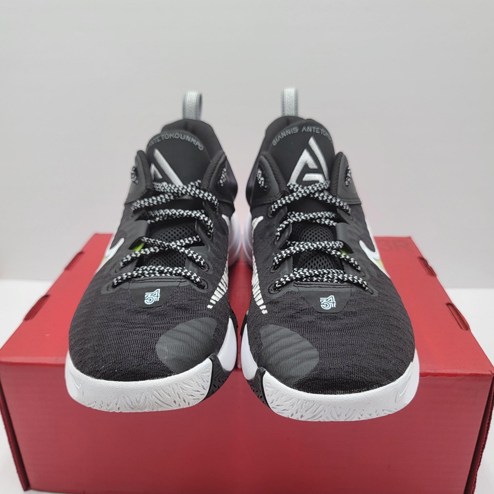 Nike Giannis Immortality 2 Mens Size 10 Black White Basketball CZ4099010