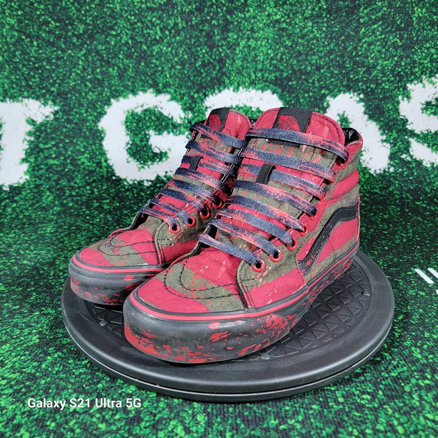 Vans House of Terror x Sk8Hi 'The Nightmare on Elm Street' Sz 6M VN0A4U3CZV10
