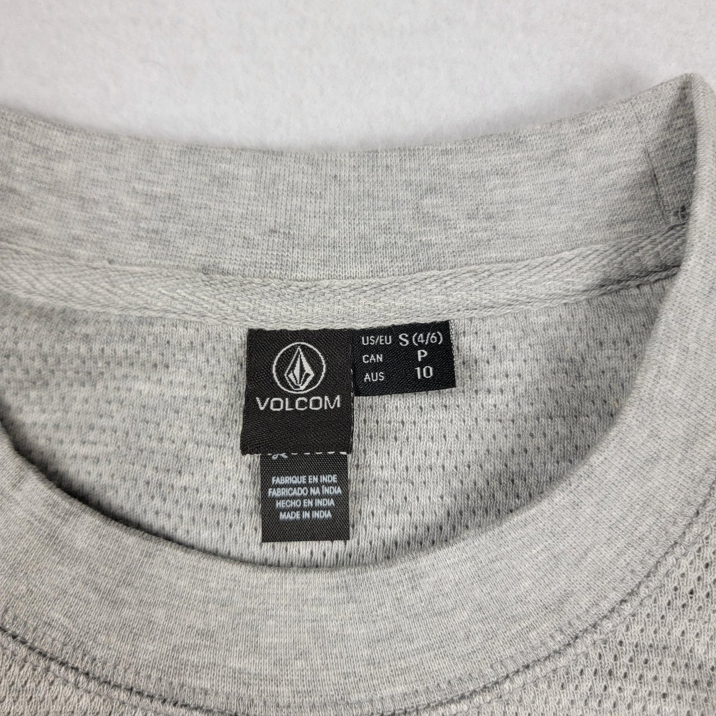 2 Piece Shirt Bundle Grizzly Grip Tape & Volcom Sz S
