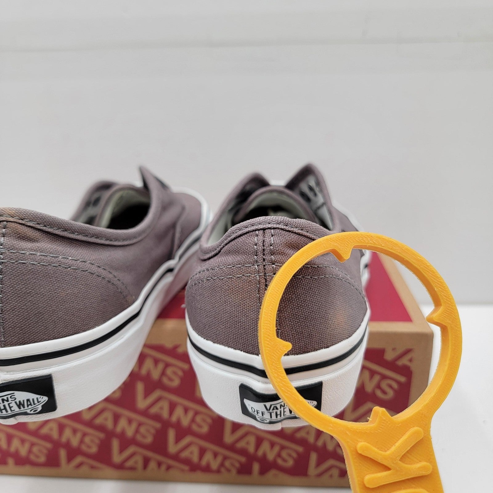 Vans Authentic Shoes Mens Size 5.5 Womens 7 Low Top Skate Canvas VN000JRAPBQ4