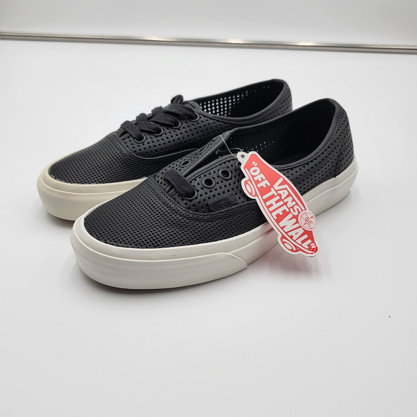 Vans Authentic DX Square Perf Sz 4M/5.5W Black VN038ESIUZ1