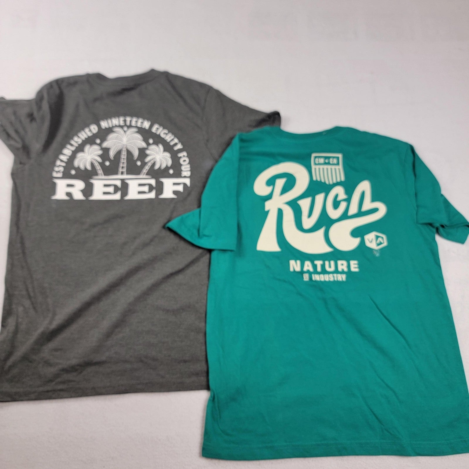 2 Pack Surf Tee RVCA & Reef Brand Sz S Men/Boys Lg (1067) pit to pit equal size1