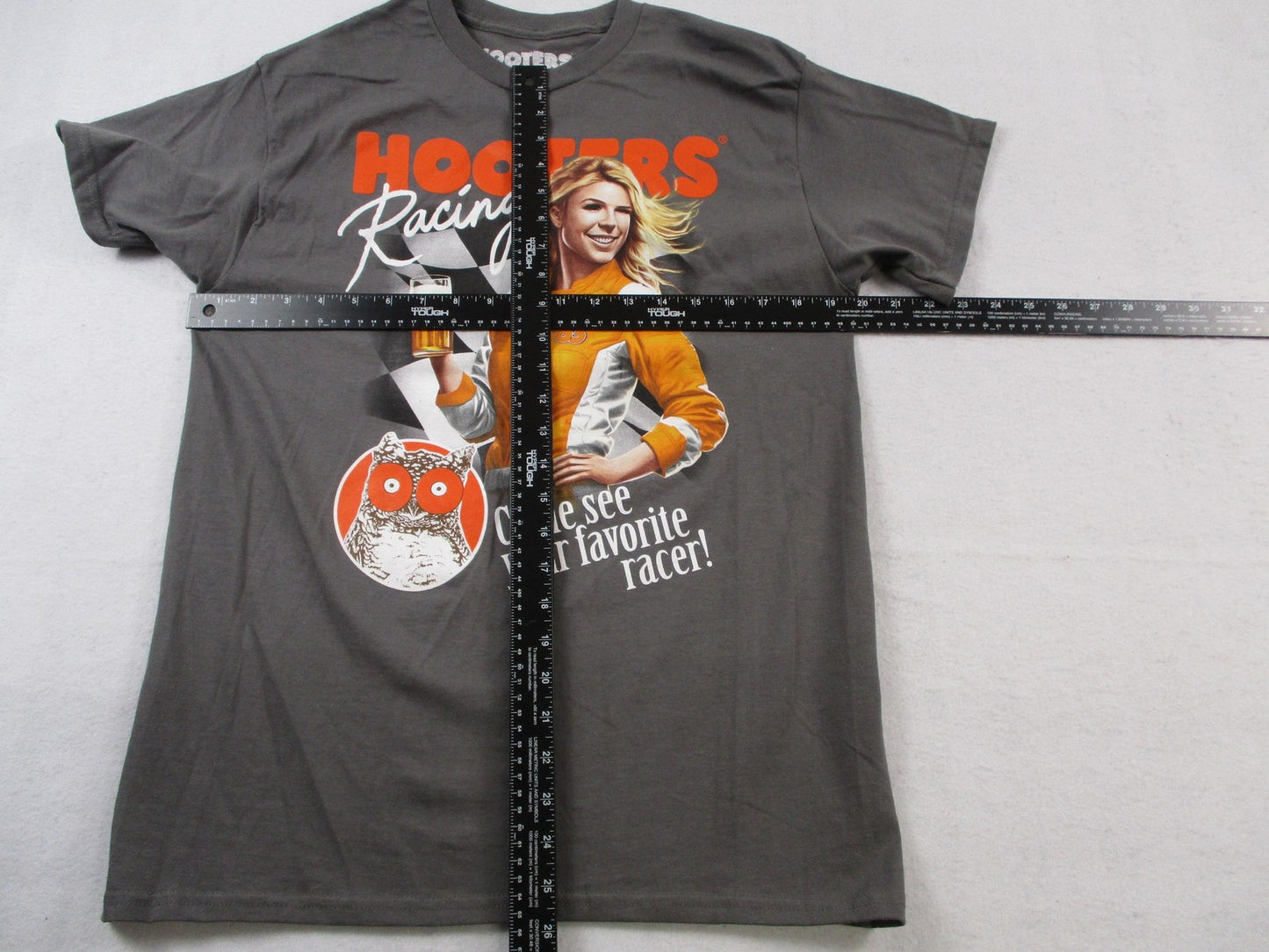 Hooters Racing Shirt Mens Medium Gray Come See Your Favorite Racer Tee 1356574