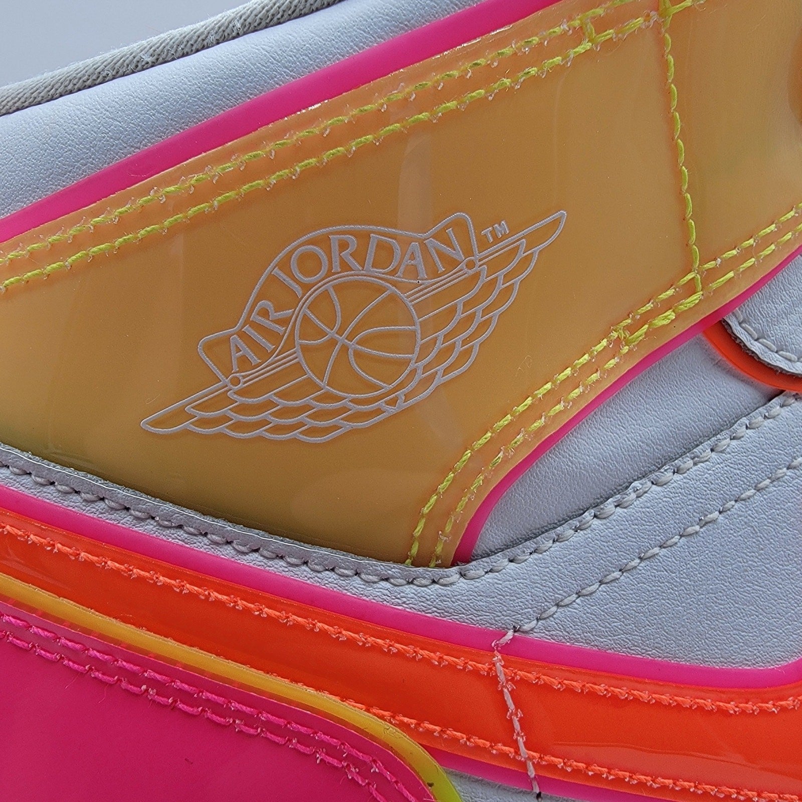 Nike Air Jordan 1 Mid SE GS 'Edge Glow' Sz 6.5Y/8W CV4611-100