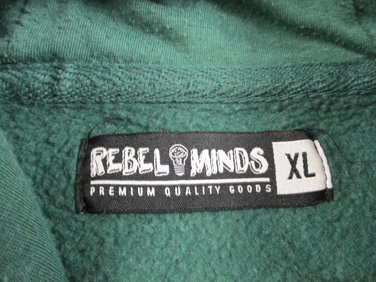 Rebel Minds Hoodie Mens XL Green Pullover Sweatshirt Fearless Rhinestone Graphic2