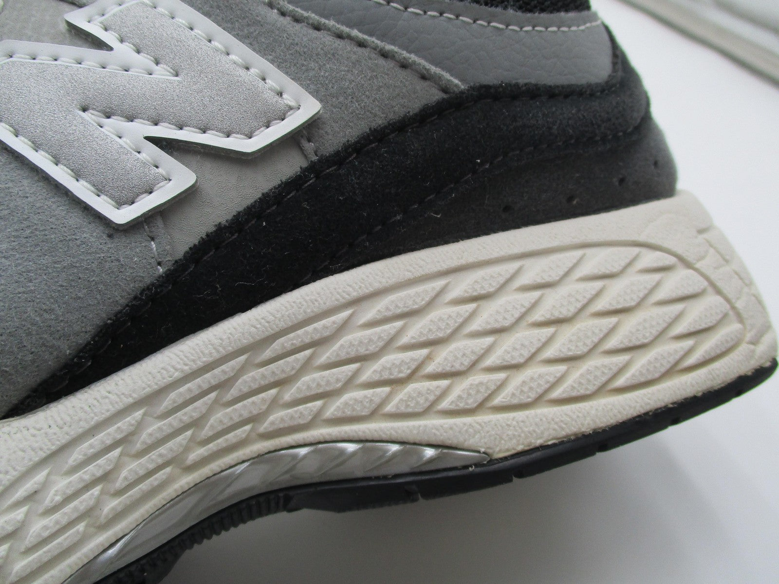 New Balance 2002R Big Kid 'Slate Grey Black' Sz 5.5 Running GC2002SG Sneaker 1R515