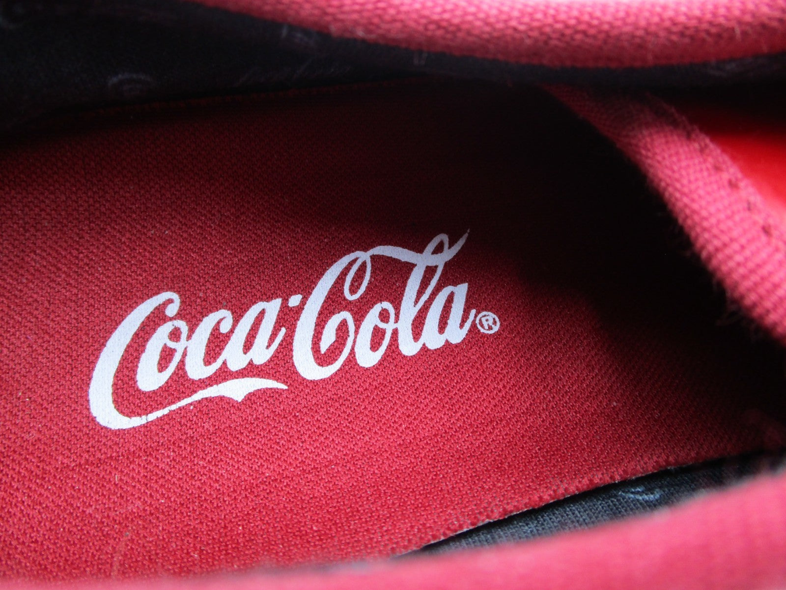 RARE CocaCola Brazil Womens US 5 Red Low Top Sneakers Patent Glossy (1G6)9