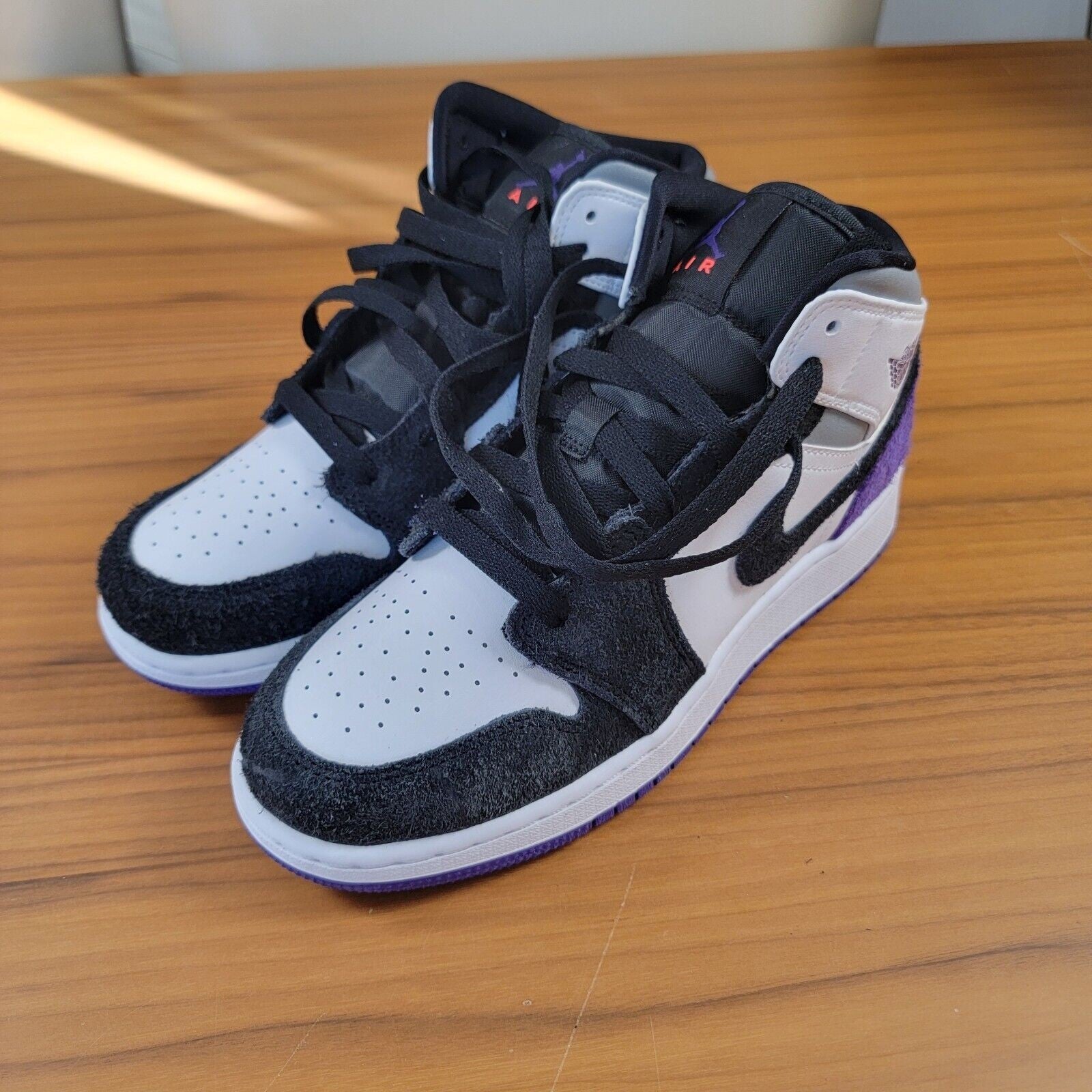 Air Jordan 1 Mid SE GS 'Varsity Purple' Sz 6Y BQ69311050