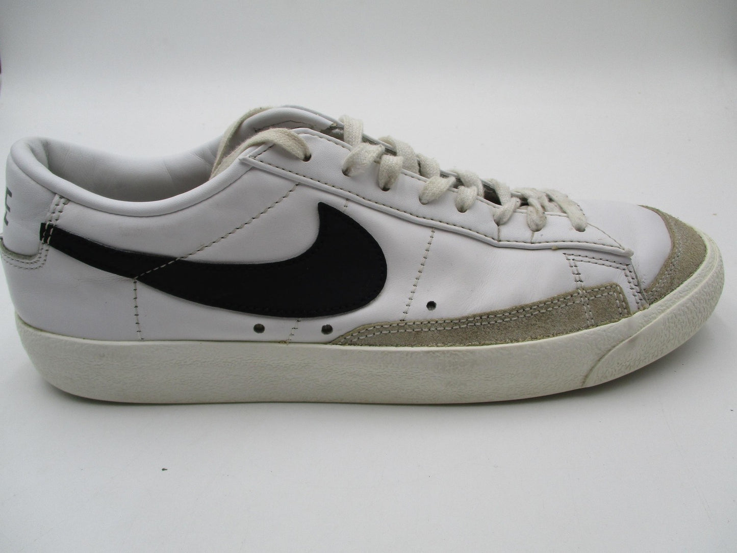 Nike Blazer Low '77 Shoes Mens Size 10.5 White Black Leather Sneakers DA6364-10110