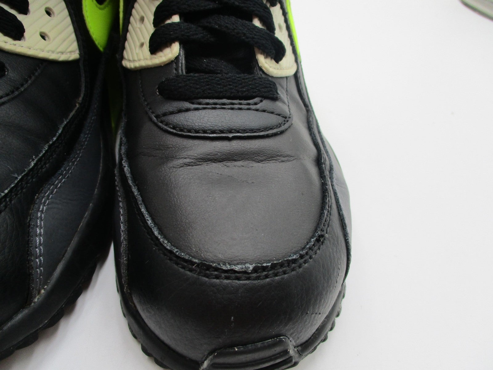 Nike Air Max 90 Shoes Youth Size 5.5Y Black Volt Running Sneakers 833412-023 1T810