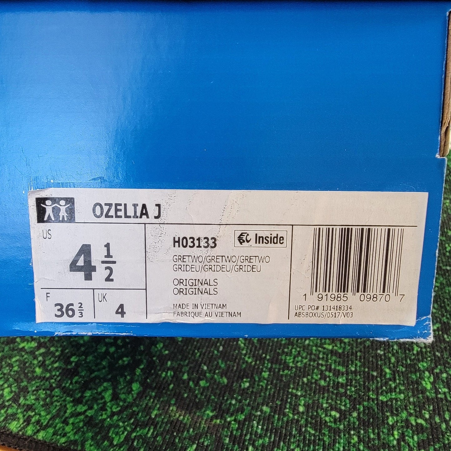Adidas Ozelia J Triple Grey - Size 4.5 Youth Size 6 Women's7