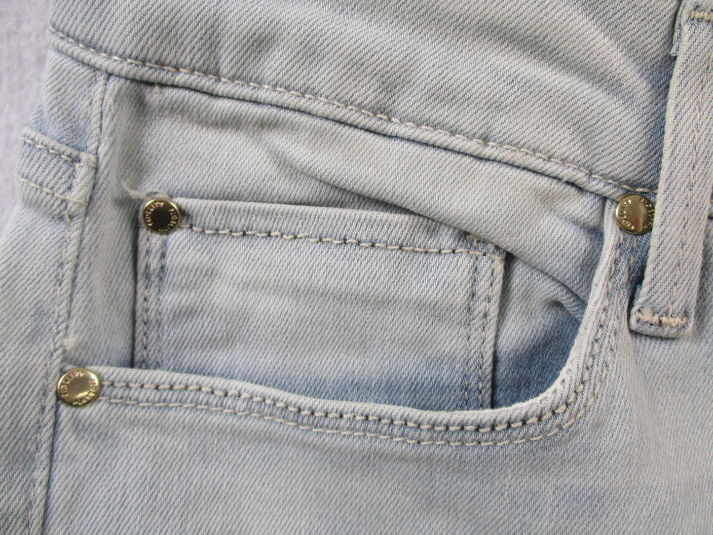 Fidelity Denim Cher Jeans Womens 26 Blue Clearwater Light Wash Straight 14603