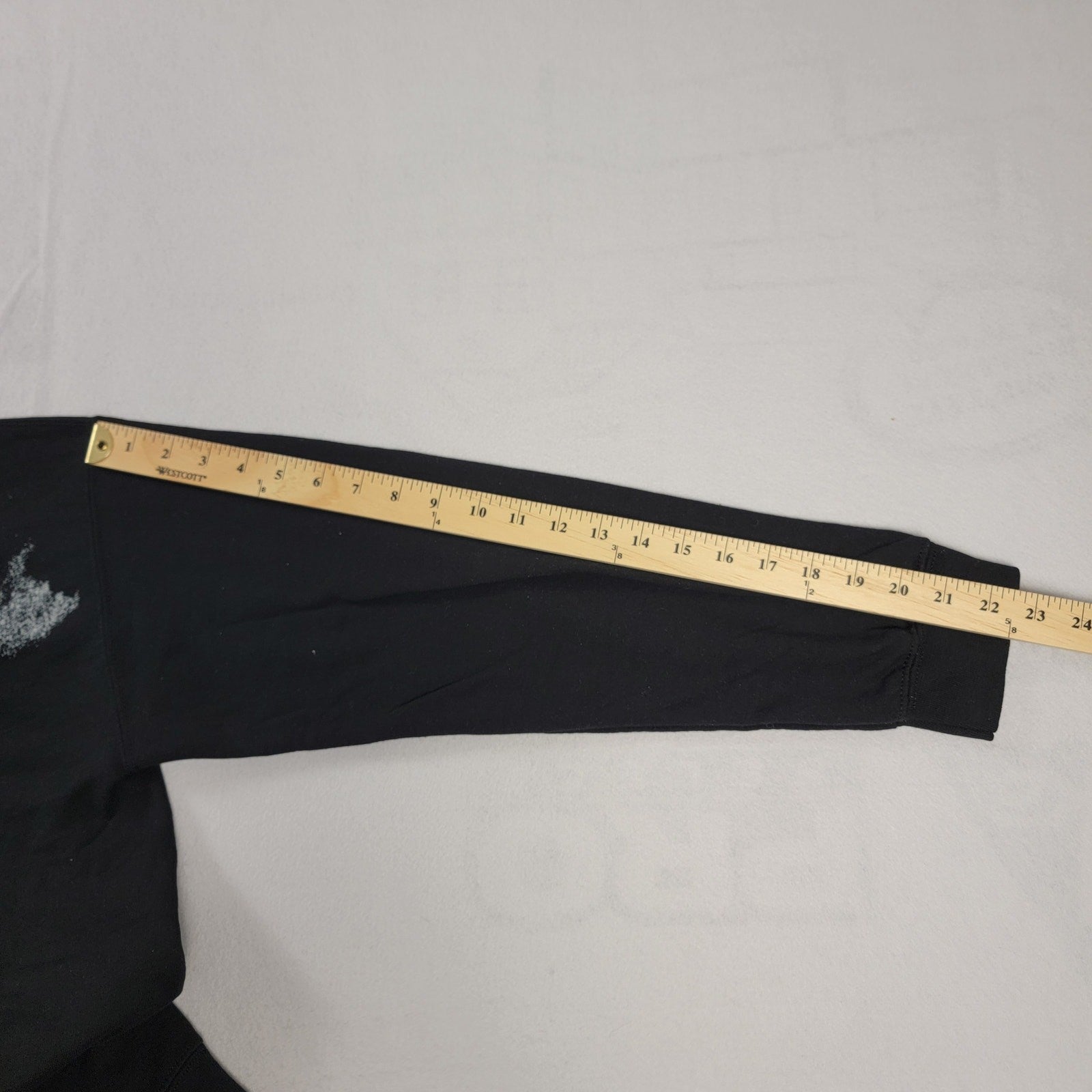 Mens 'Just Hits Different' Fashion Nova Black LongSleeved Sweatshirt (649) NWOT5