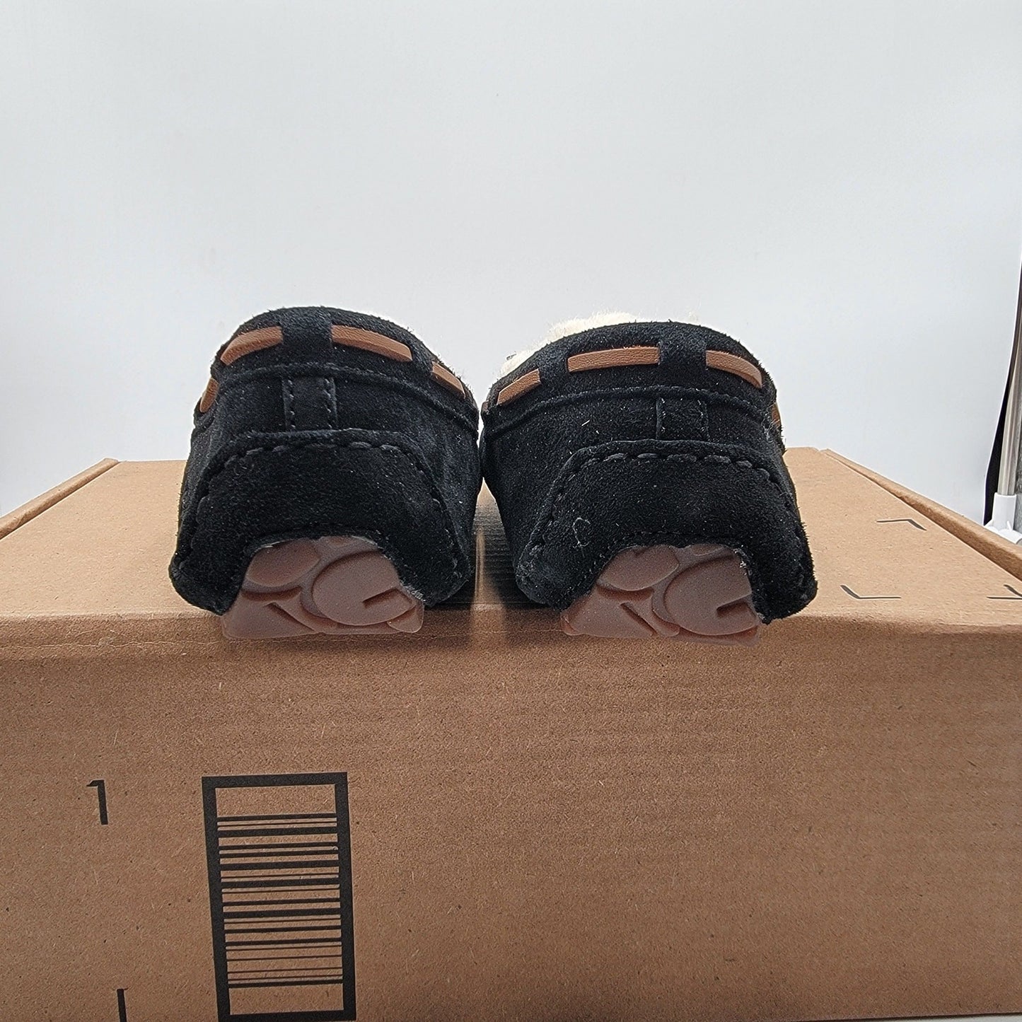UGG Dakota Black Slipper, Women's Size 5, Wool Lined