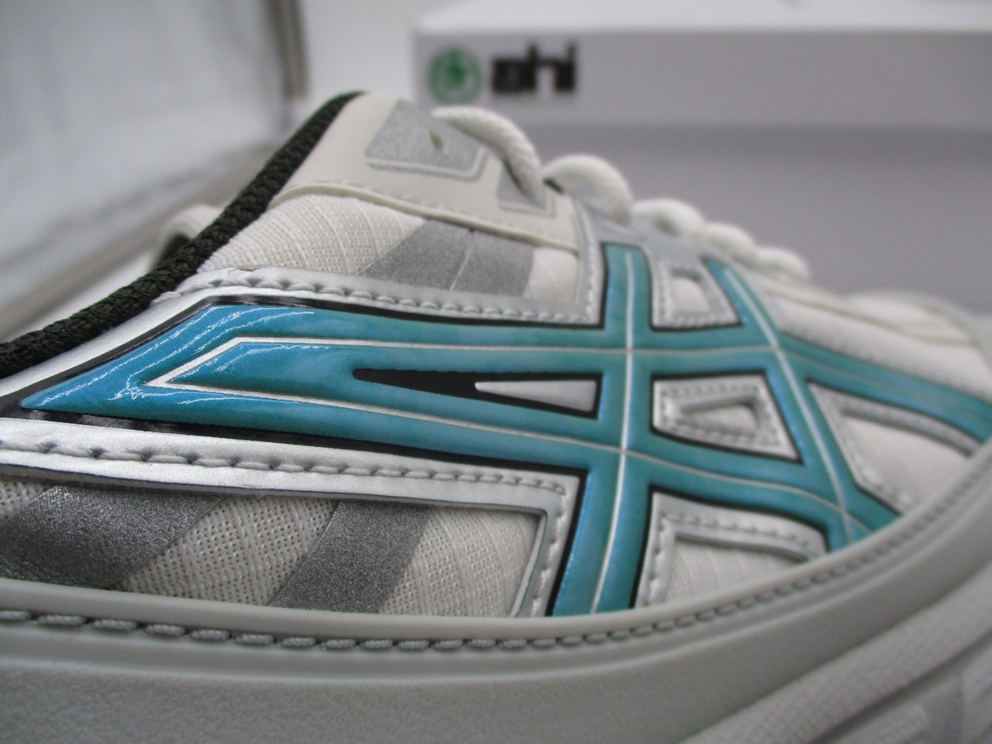 Asics Hidden Gel  Venture 6 Shield White / Wasabi 1203A778100 Men's Sz 10.57