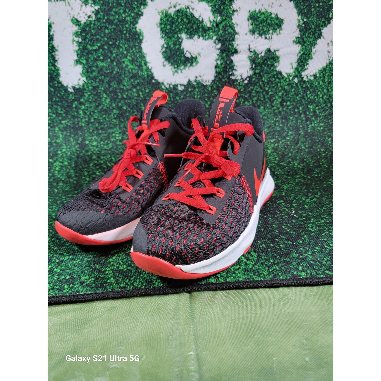 Nike LeBron Witness 5 GS 'Bred' Sz 7Y CT46290050