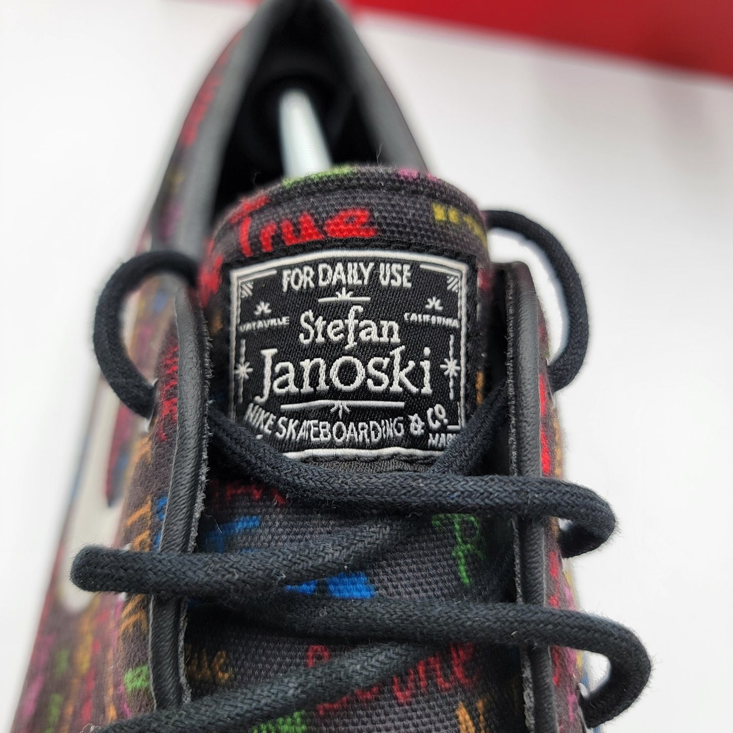 Size 13  Nike Zoom Stefan Janoski QS Be True 702981 009
