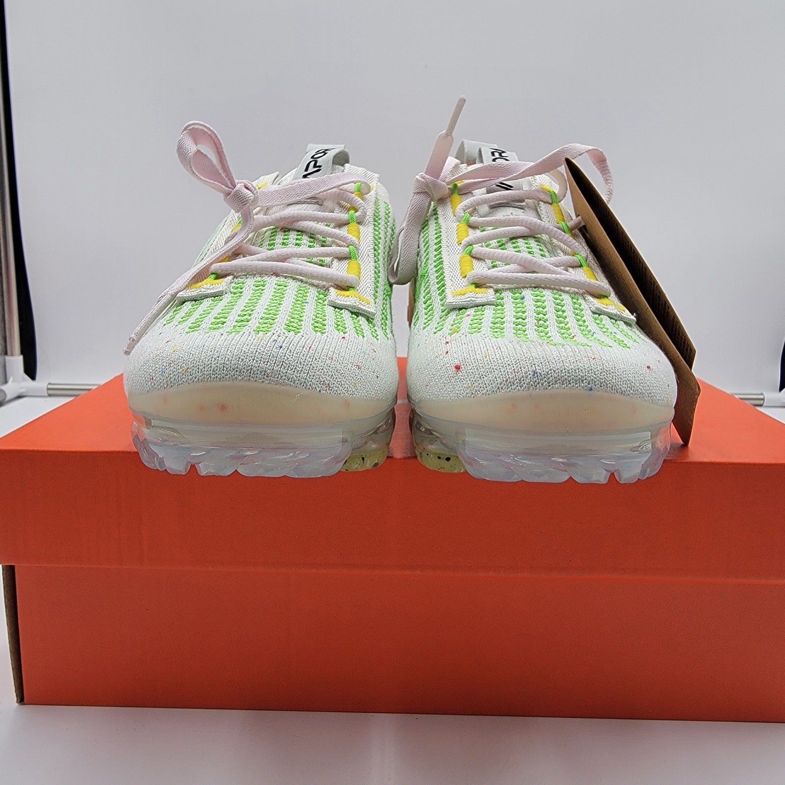 Nike Air VaporMax 2021 'Feel Love' Women's Size 6 FD0871-1003
