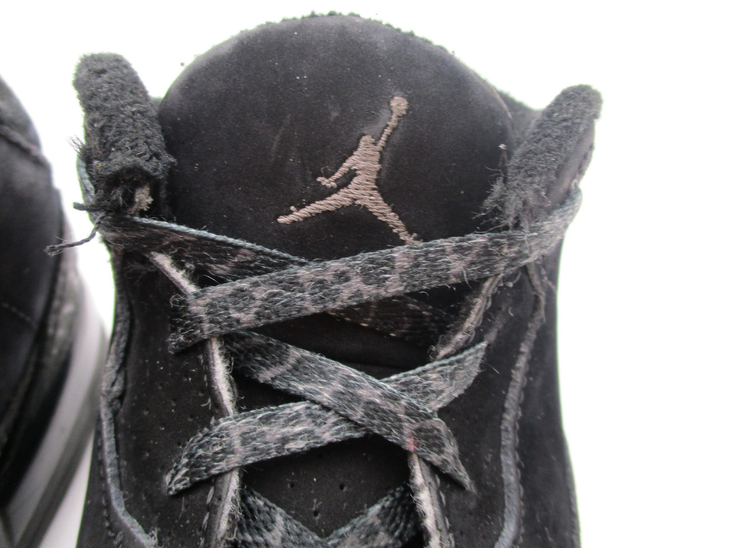 Jordan Kids Size 10C 'Black Cat' Suede Retro Basketball Sneakers DM0968001 1T95