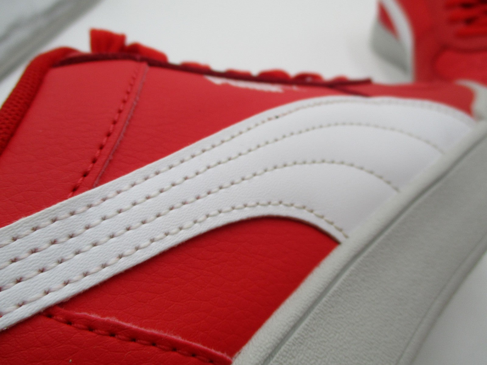 Puma Shoes Mens Sz 10 Red White Low Top Casual Colorblock Sneakers 38081019 1S812