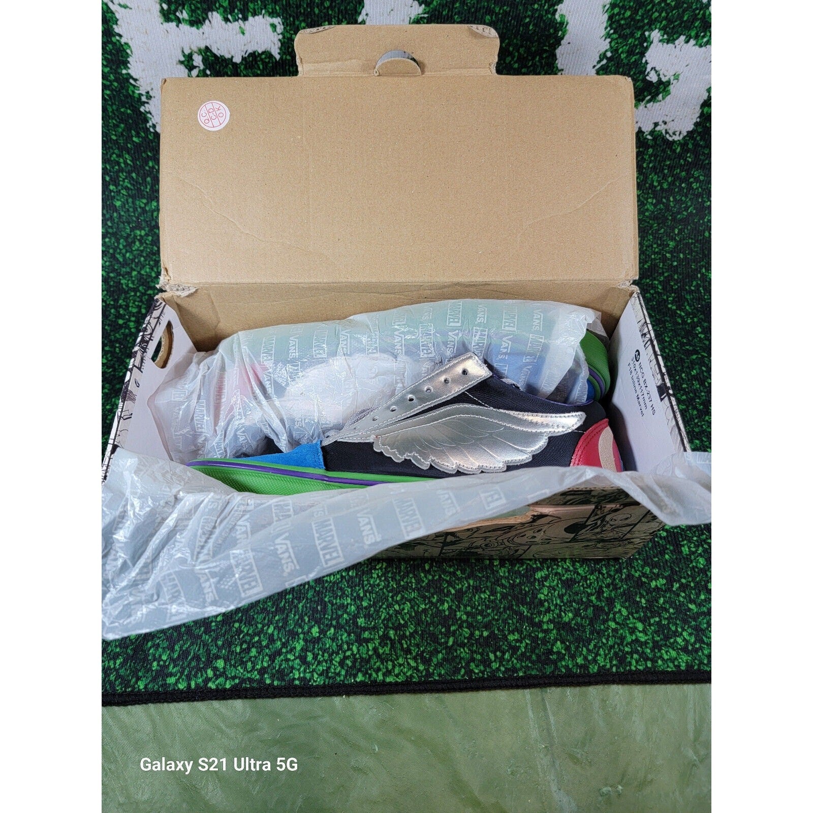 Size 9  VANS Old Skool x Marvel Avengers 201822
