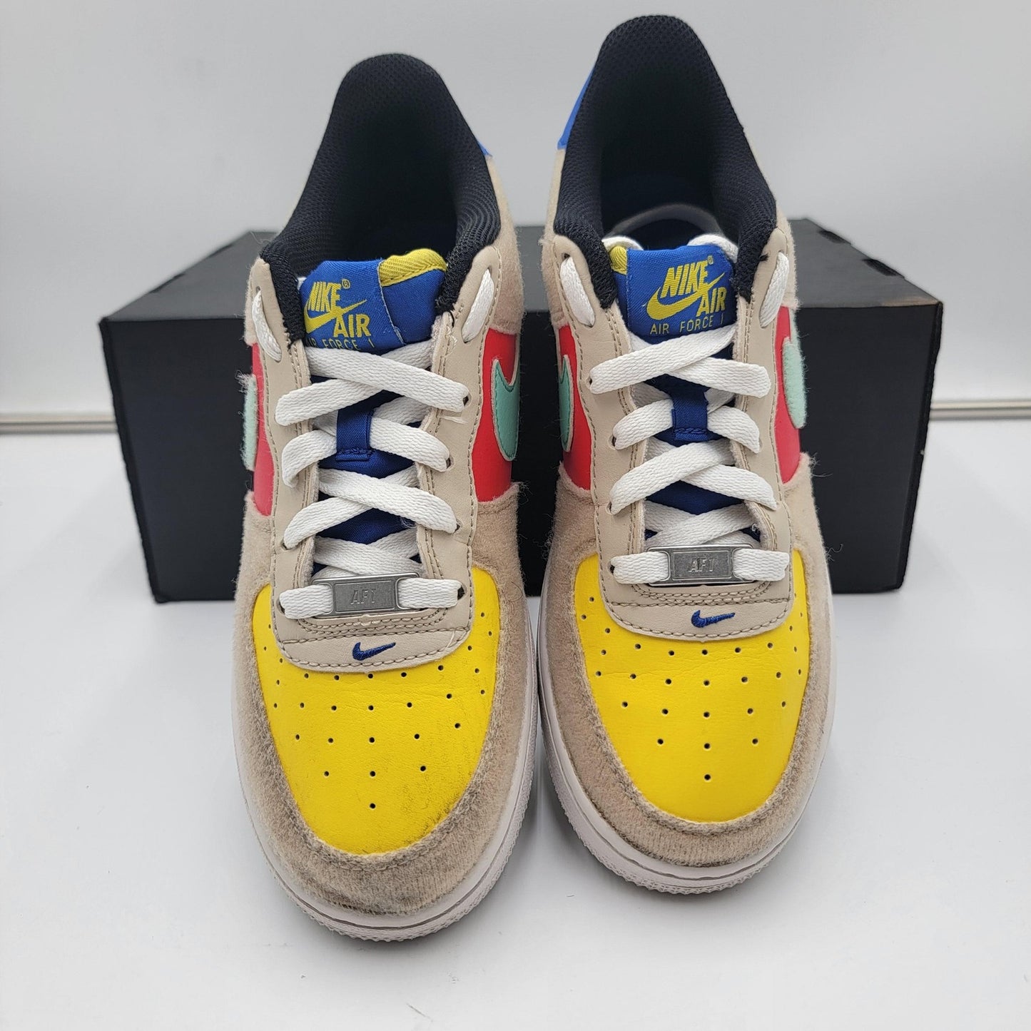 Nike Air Force 1 Youth Size 5.5Y Detachable Patches FN7818-100 Sneakers